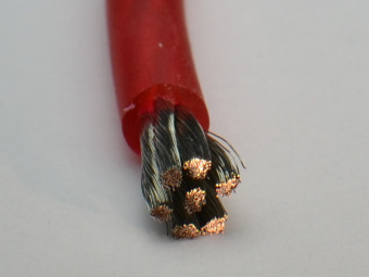 Кабель питания 8ga красный  ARIA (бухта 100 м)